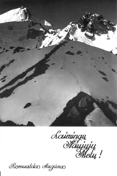 AT015.jpg