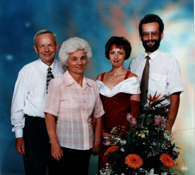 Vaizdas:1000px-ŠeimaBarkus.png